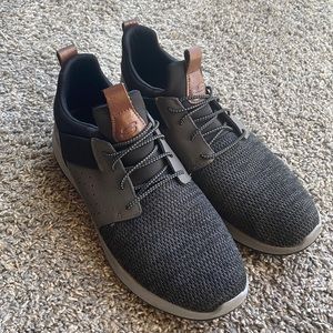 Sketchers Delsen Camden